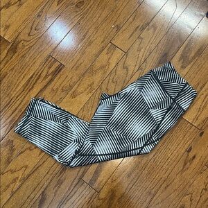 Zella Medium Cropped Leggings